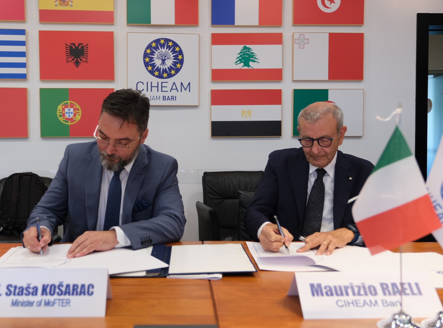 Picture for Министар Кошарац у Барију: Потписан Оперативни споразум за реализацију пројекта подршке фитосанитарном сектору