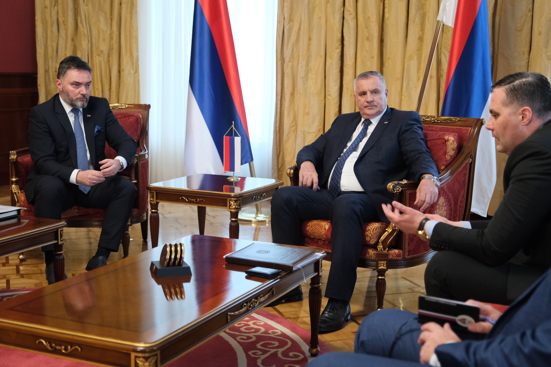Picture for Министар Кошарац са премијером Вишковићем и министром Випотником о Трговској гори