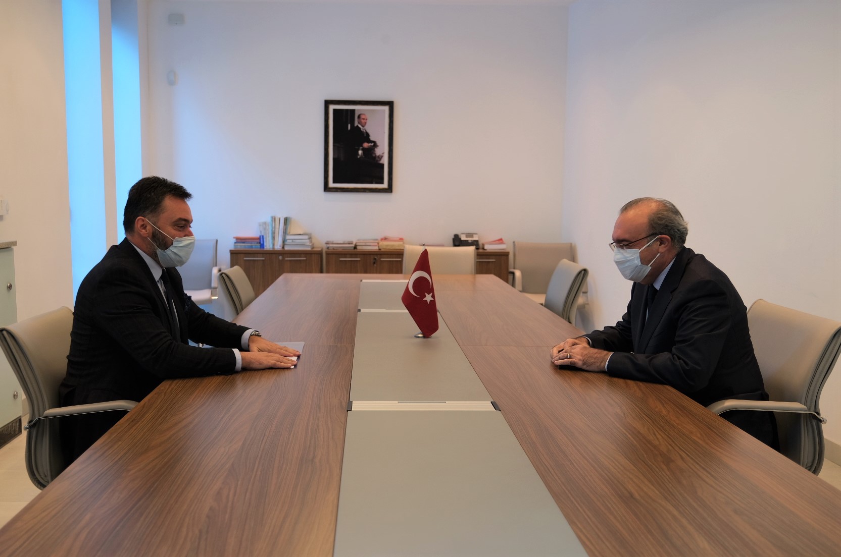 Picture for Министар Кошарац и амбасадор Коч о наставку извоза меса говеда из БиХ у Турску  