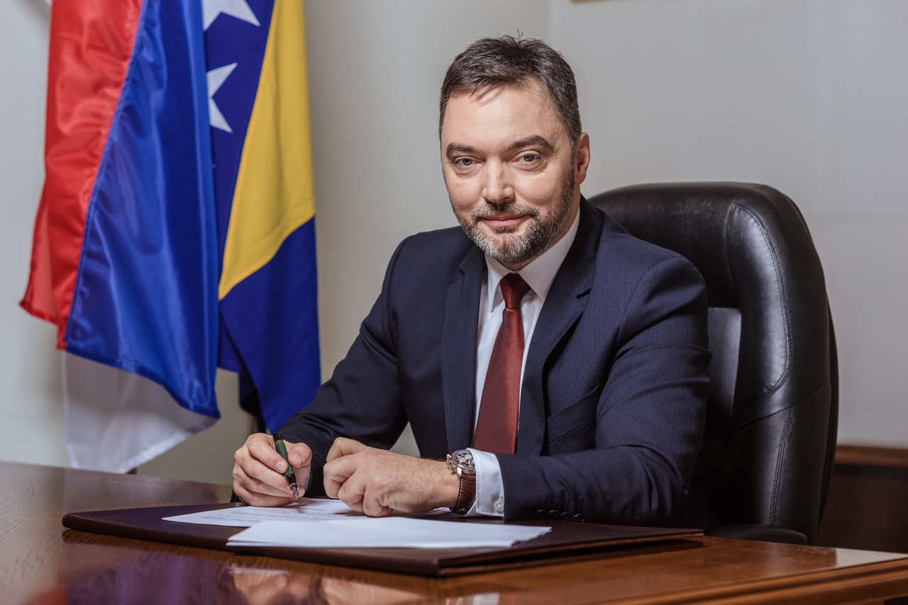 Picture for Министар Кошарац: Усвојене допуне Одлуке о веретинарској свједоџби у циљу избјегавања двоструког издавања сертификата
