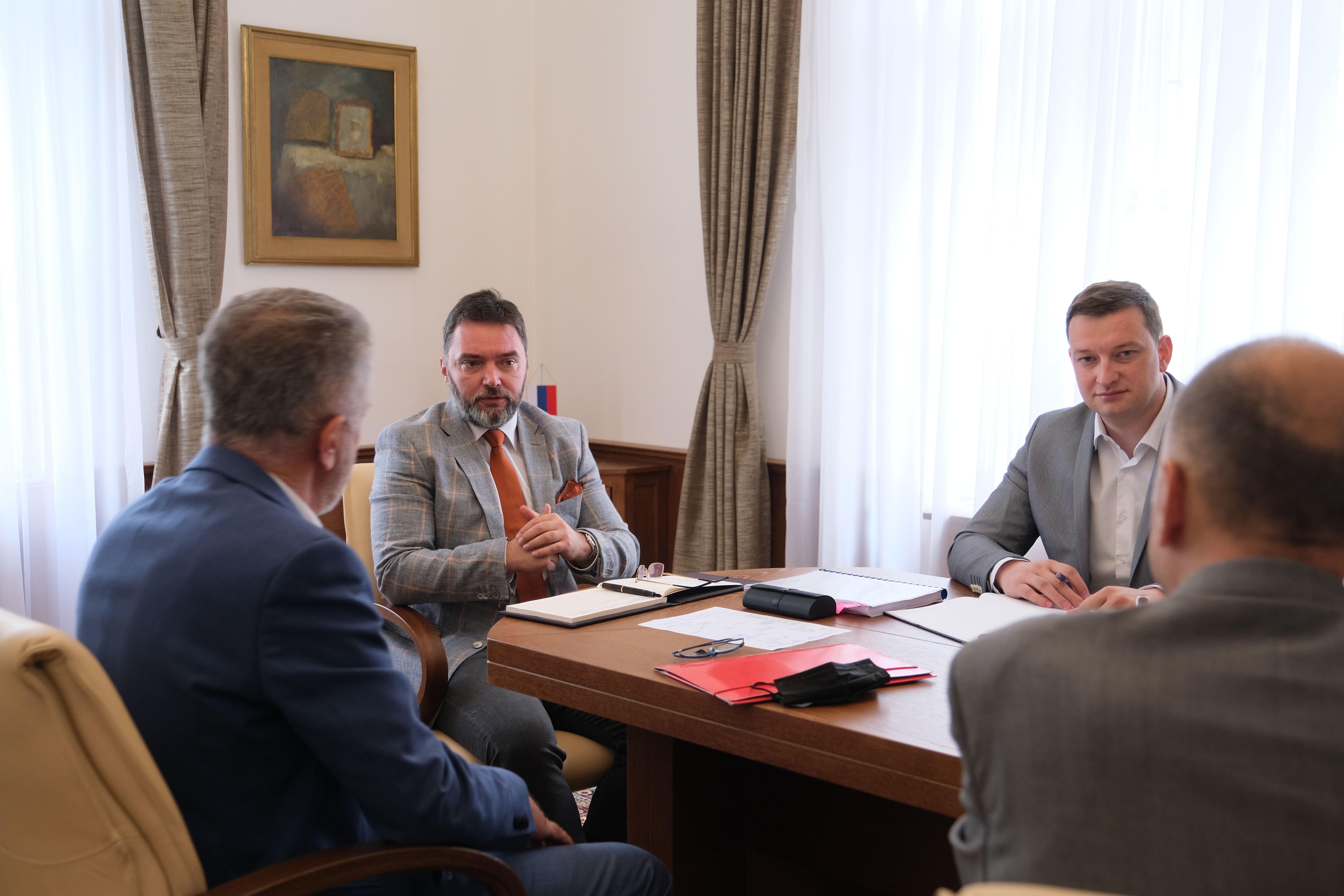 Picture for Чланови Експертног тима подржали резултате састанка министара Кошарца и Ћорића у вези са Трговском гором