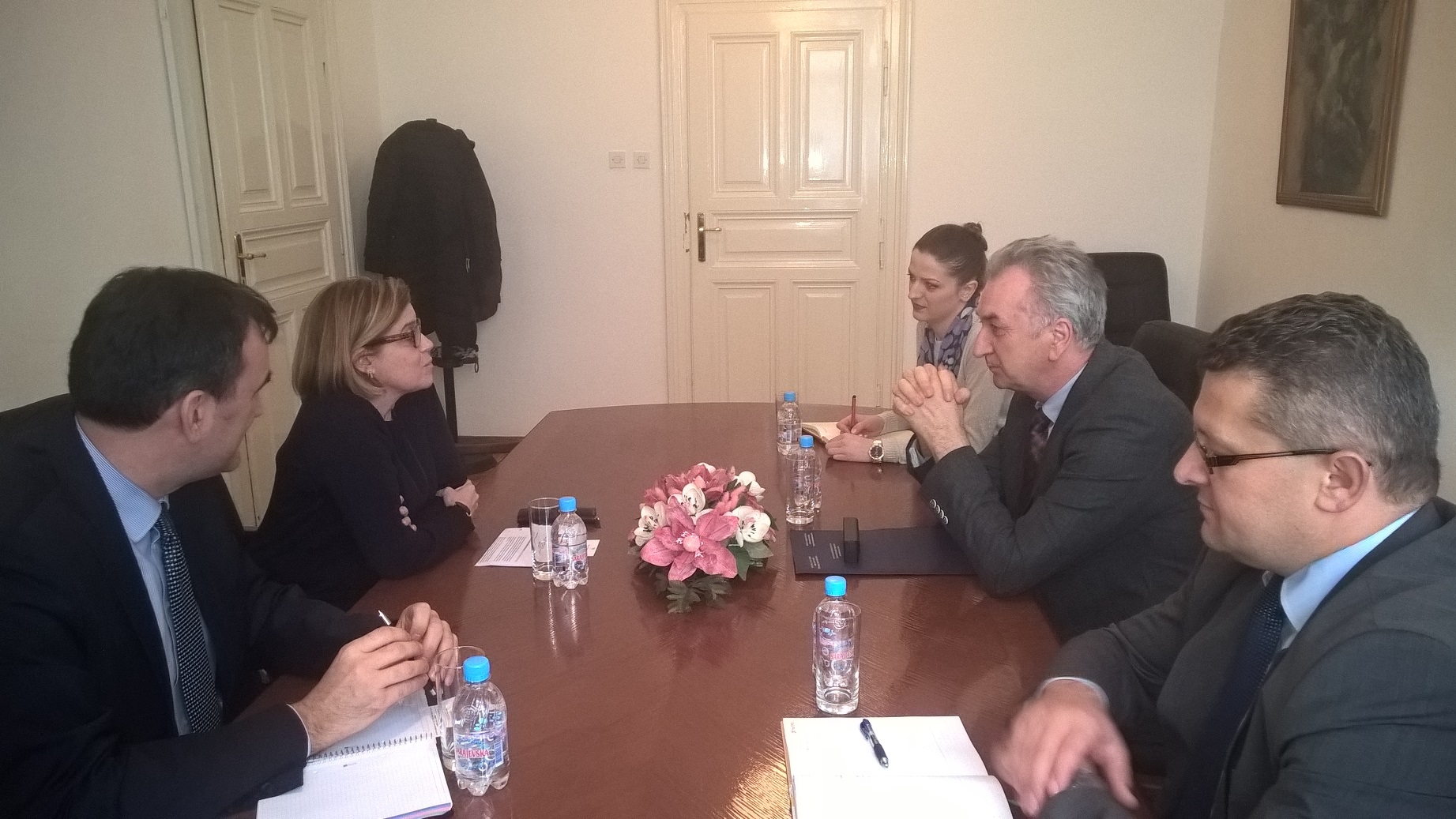 Picture for Minister Šarović with the UNESCO Regional Director for Science and Culture 
  Thompson-Flores
