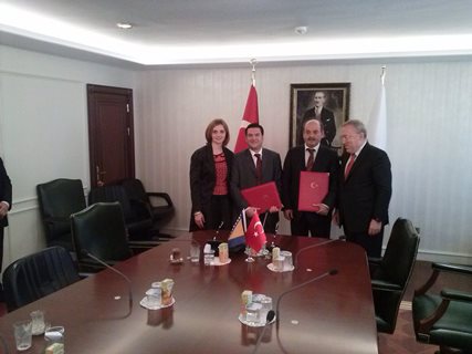 Picture for Deputy Minister of Foreign Trade and Economic Relations of Bosnia and Herzegovina Ermina Salkičević-Dizdarević in Ankara, 30.4.2013 – Memorandum signing