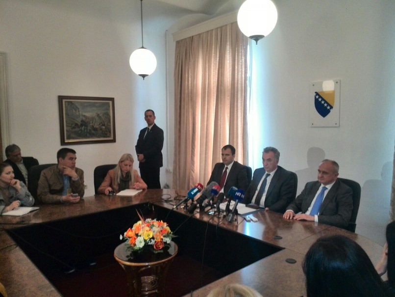 Picture for Ministar Mirko Šarović, ministar Petar Đokić i ministar Reuf Bajrović razgovarali o aktuelnim pitanjima iz energetskog sektora 